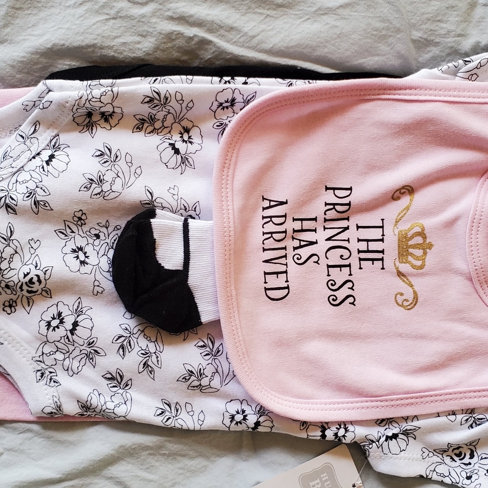 Hudson baby 6 piece set NWT